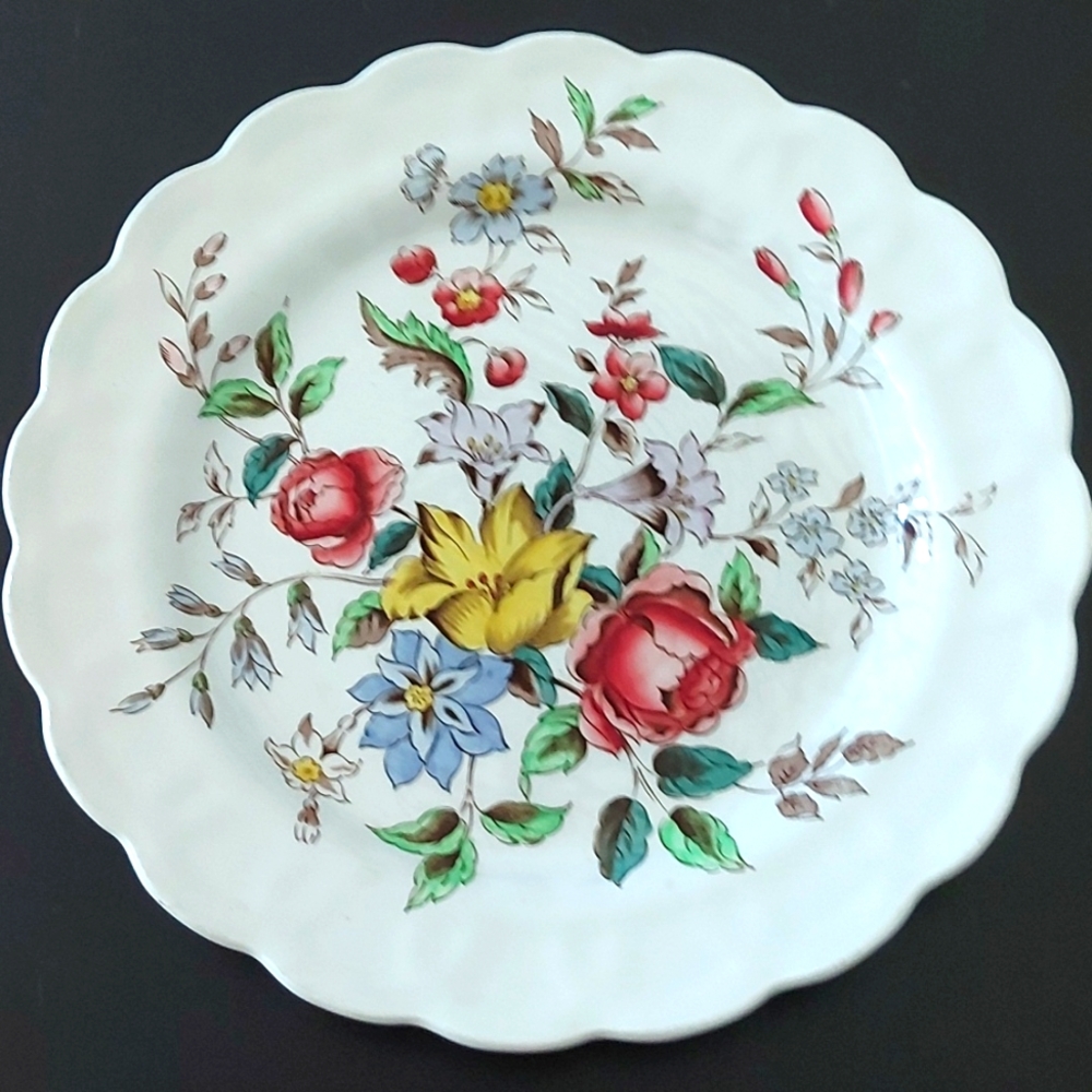 Vintage Booths Made in England Flowerpiece Dinner Plate A8064
